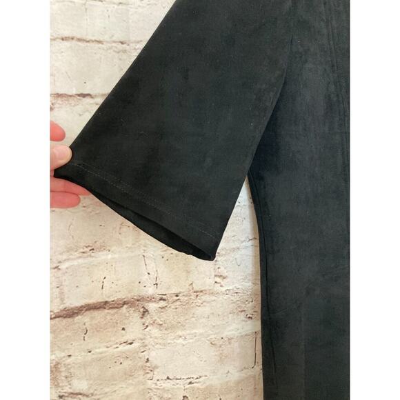 209 WST 38 Shirt Womens Small Black Microsuede Short Sleeve Zip Back Scoop Neck - Picture 3 of 13